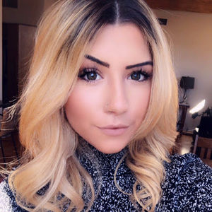 Meet your Posher, Cassandra